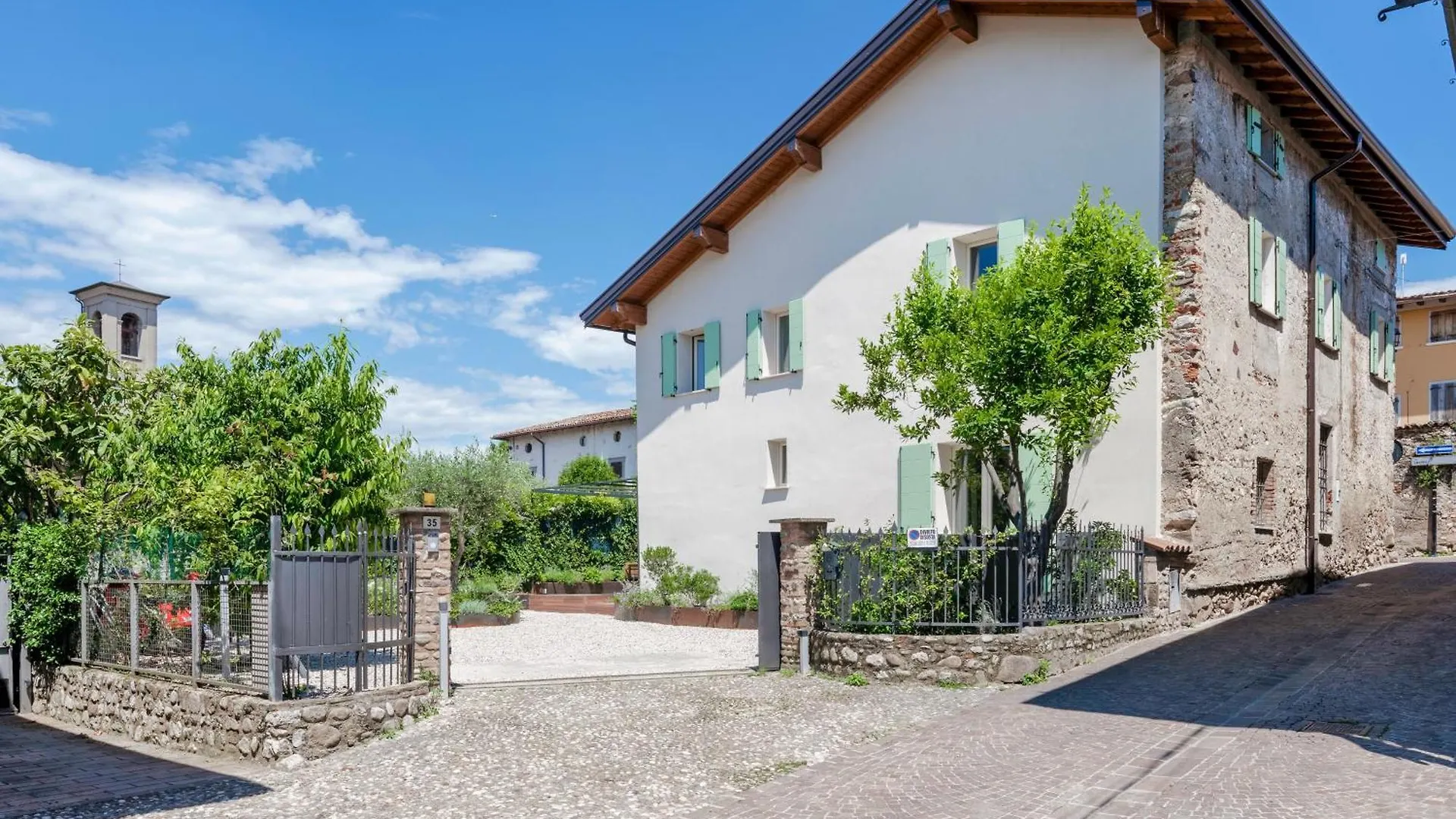 Villa Stylish Holiday Home - P R A T E L L O Padenghe sul Garda