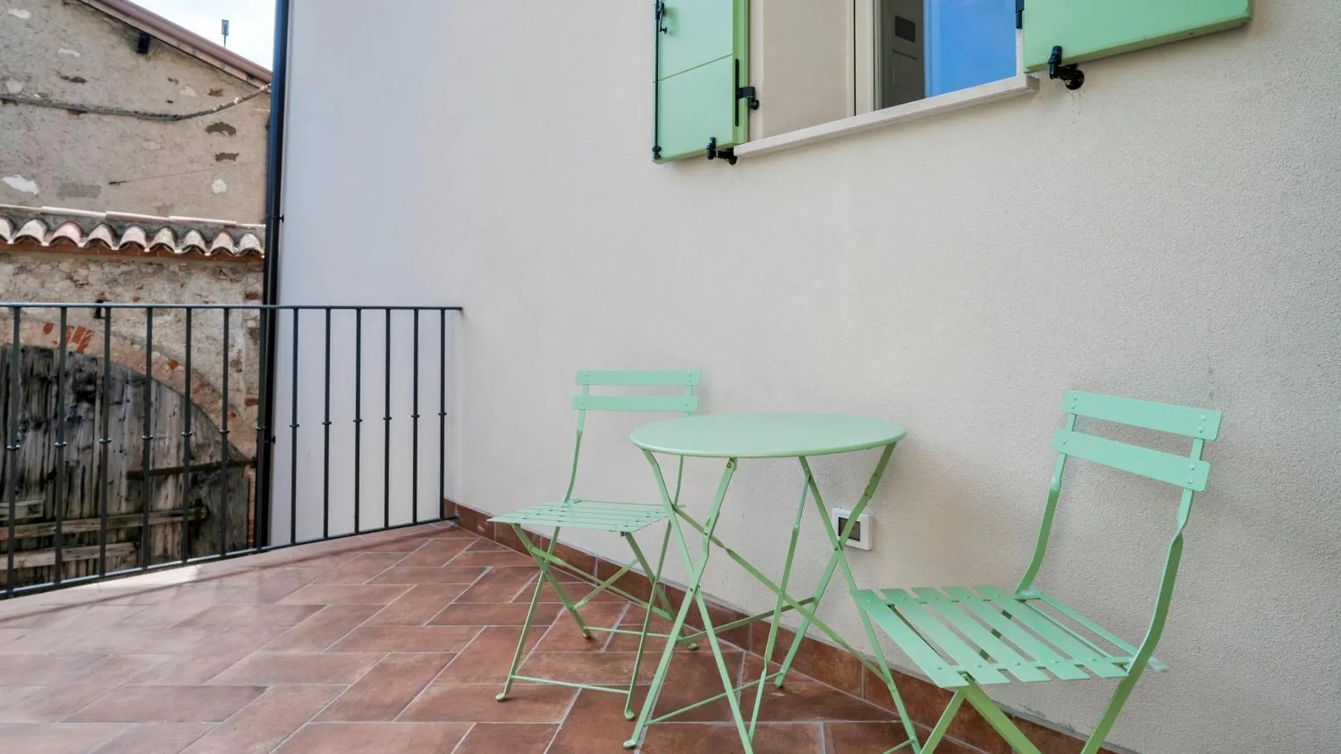 Stylish Holiday Home - P R A T E L L O Padenghe sul Garda