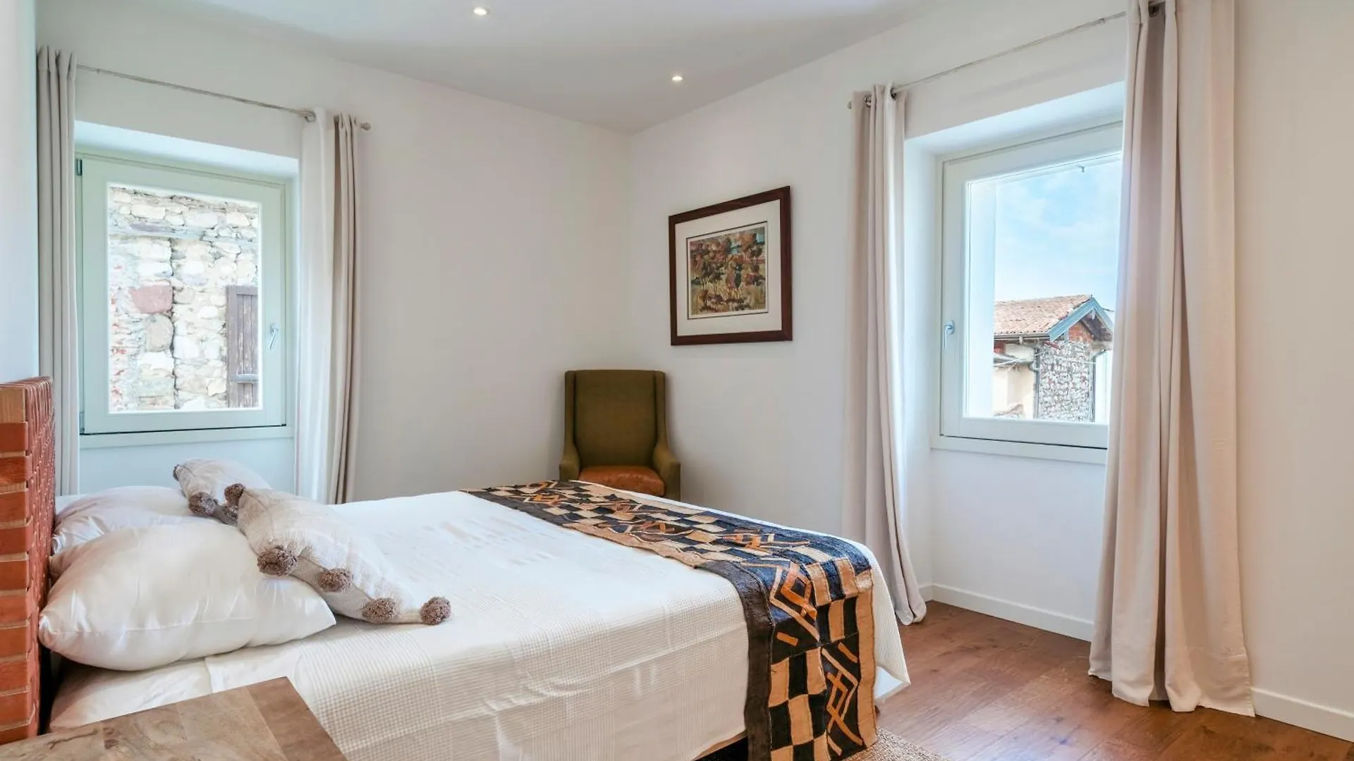 Stylish Holiday Home - P R A T E L L O Padenghe sul Garda Villa