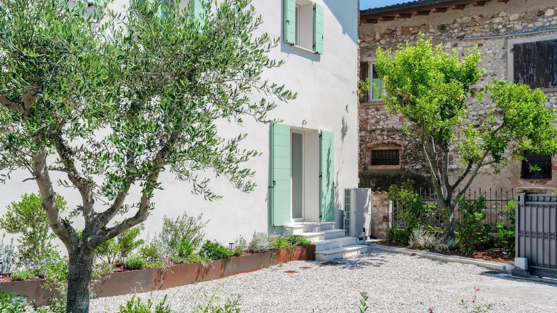 Villa Stylish Holiday Home - P R A T E L L O Padenghe sul Garda