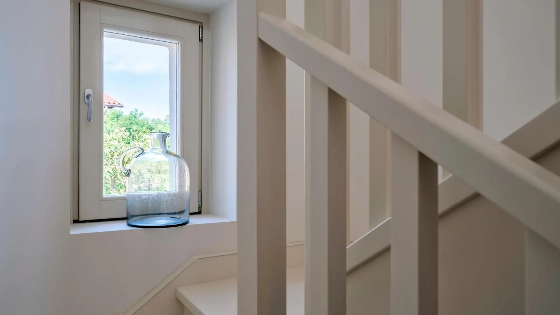 Stylish Holiday Home - P R A T E L L O Padenghe sul Garda Italy